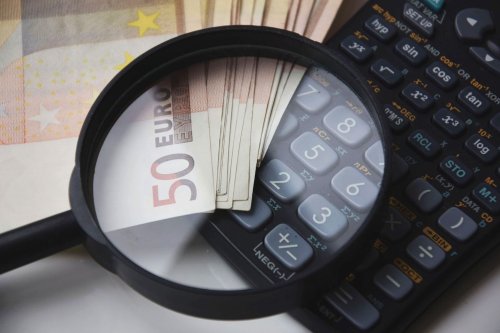 Situaţia financiară s-a înrăutăţit pentru 50% dintre români  Poza 223180