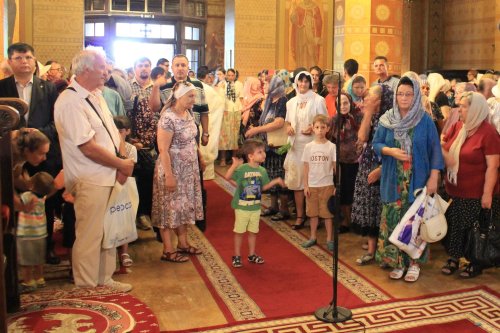 Prăznuirea Sfântului Ierarh Nifon la Catedrala Mitropolitană din Craiova Poza 223308