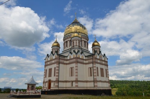Mănăstirea din regiunea Cernăuţi, închinată Sfântului Ioan cel Nou de la Suceava Poza 222944
