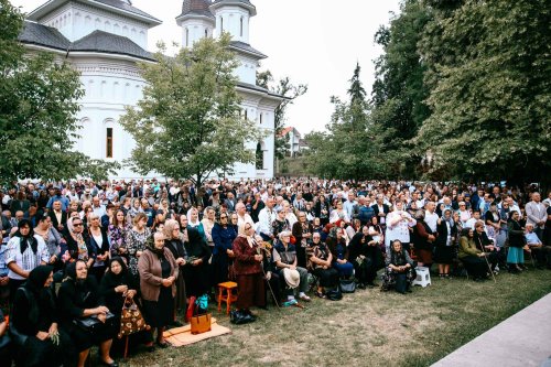 Sărbătoare la Mănăstirea Dobric, supranumită „Nicula Țibleșului” Poza 223706