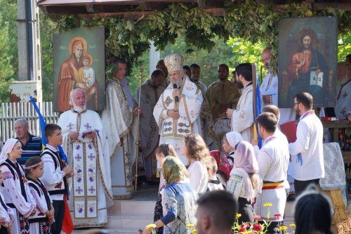 Sărbătoarea Sfinţilor Martiri Brâncoveni la Mănăstirea Cârlomăneşti Poza 223728