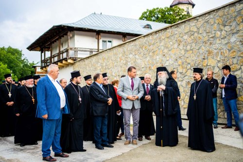 Consolidarea și reabilitarea Mănăstirii „Sfântul  Ioan cel Nou de la Suceava” a intrat în linie dreaptă Poza 223879