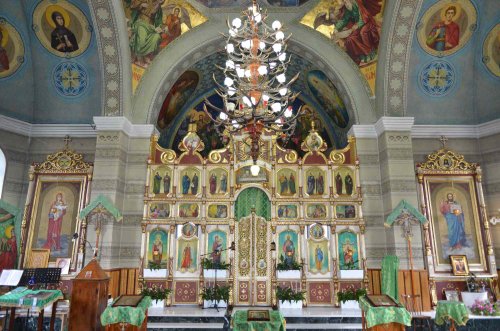 Biserica Sfintei Treimi din Crasna, Cernăuţi, loc de rugăciune şi reconciliere Poza 223543