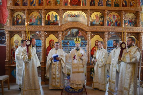 Biserica parohiei bihorene Cacuciu Vechi a fost târnosită Poza 224115