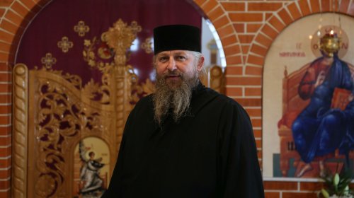 Mănăstirea Petrova „primeşte cu drag pe oricine, precum face şi Hristos” Poza 224095