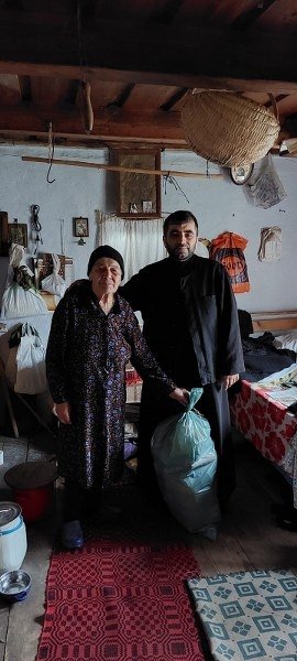 Daruri pentru familii nevoiașe din județul Argeș Poza 224236