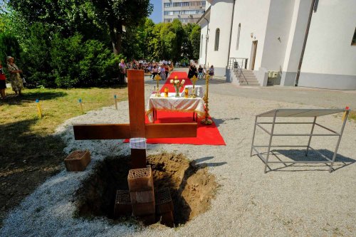 Piatra de temelie a capelei parohiei bucureștene „Sfântul Mercurie” Poza 224354