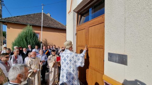 Sfinţire de biserică la Văleni, judeţul Braşov Poza 224486