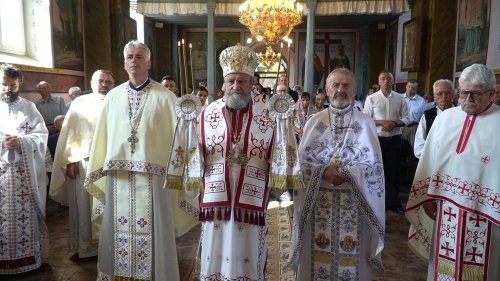 Sfinţirea bisericilor din localităţile braşovene Mărgineni şi Văleni Poza 224574