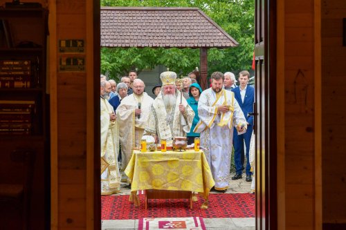 O nouă biserică a fost sfințită în orașul prahovean Mizil Poza 225210