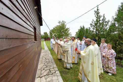 O nouă biserică a fost sfințită în orașul prahovean Mizil Poza 225218