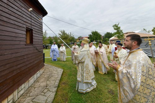 O nouă biserică a fost sfințită în orașul prahovean Mizil Poza 225220