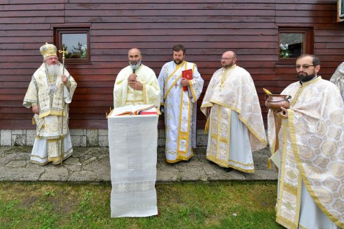 O nouă biserică a fost sfințită în orașul prahovean Mizil Poza 225222