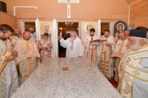 O nouă biserică a fost sfințită în orașul prahovean Mizil Poza 225232