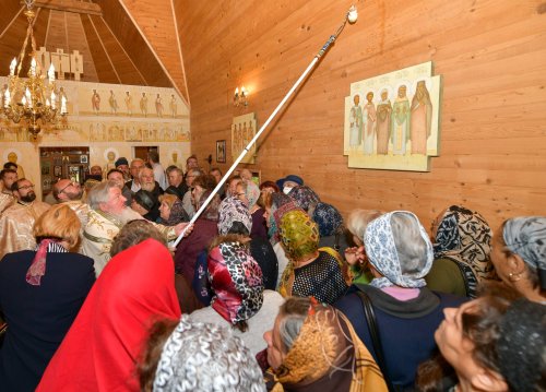 O nouă biserică a fost sfințită în orașul prahovean Mizil Poza 225237