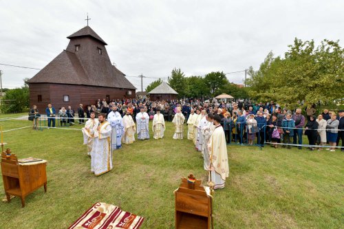 O nouă biserică a fost sfințită în orașul prahovean Mizil Poza 225239