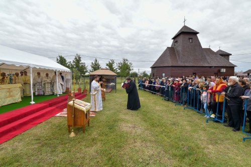 O nouă biserică a fost sfințită în orașul prahovean Mizil Poza 225245