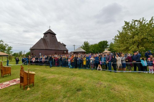 O nouă biserică a fost sfințită în orașul prahovean Mizil Poza 225247