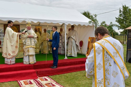 O nouă biserică a fost sfințită în orașul prahovean Mizil Poza 225251