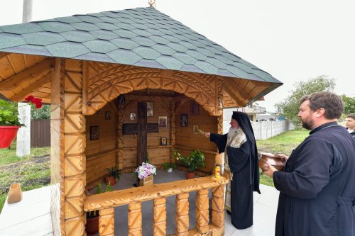 O nouă biserică a fost sfințită în orașul prahovean Mizil Poza 225261