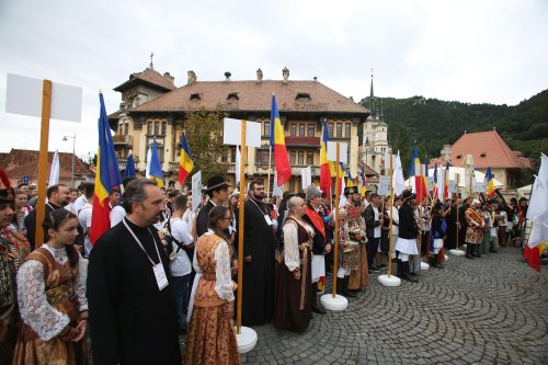 Întâlnirea tinerilor din Arhiepiscopia Sibiului    Poza 225337