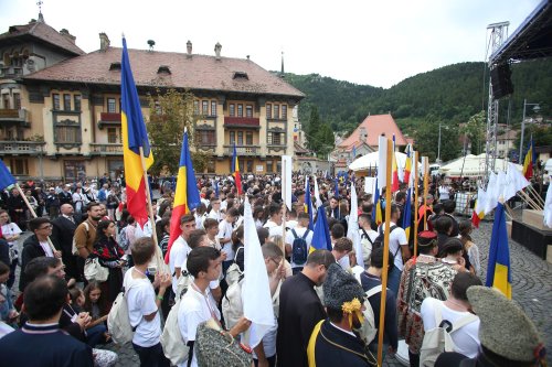 Întâlnirea tinerilor din Arhiepiscopia Sibiului    Poza 225338