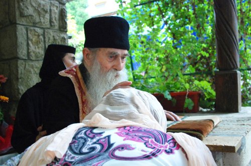 Părintele Arsenie Papacioc, un duhovnic pentru un neam Poza 225444