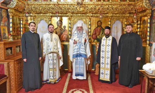 „Prin sfințenia vieții sale, Maica Domnului a devenit ocrotitoarea anului bisericesc” Poza 373167