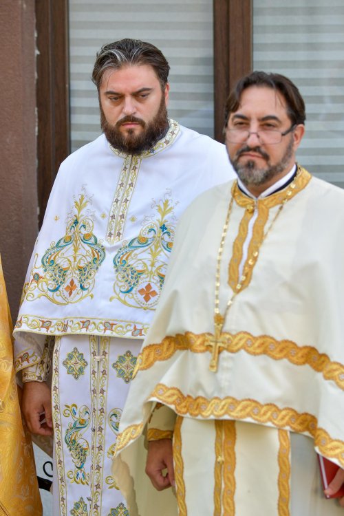 Sfinții Părinți Ioachim și Ana, cinstiți în lăcașul bucureștean închinat lor Poza 225739