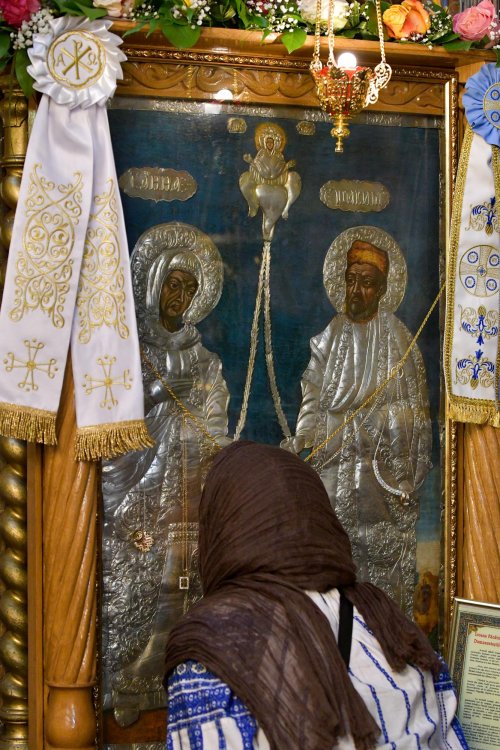 Sfinții Părinți Ioachim și Ana, cinstiți în lăcașul bucureștean închinat lor Poza 225755