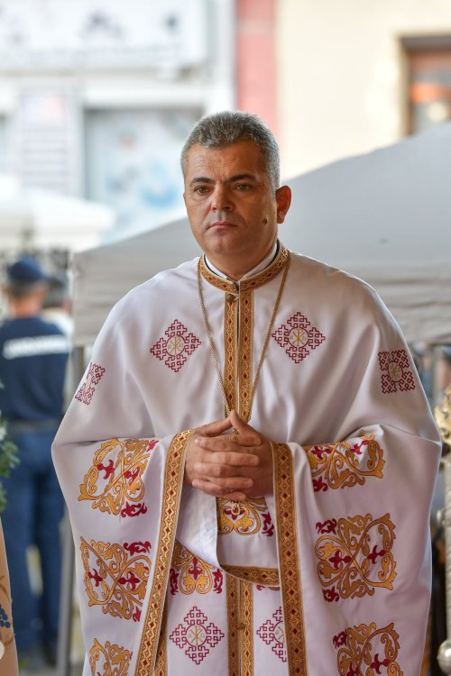 Patriarhul României a resfințit biserica istorică „Sfânta Vineri” din Ploiești Poza 225922