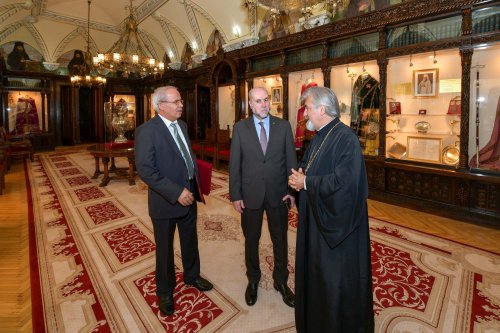 Oficial al statului Palestina în vizită la Patriarhia Română Poza 226147