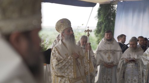 Opt arhierei la slujba de târnosire a Bisericii „Sfântul Nicolae” Hlipiceni, Botoșani Poza 226570