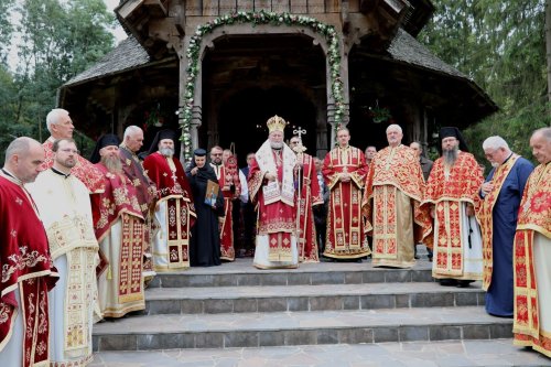 Sărbătoare la Mănăstirea Săpânța-Noul Peri, Maramureş Poza 226637