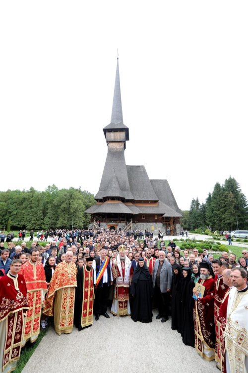 Sărbătoare la Mănăstirea Săpânța-Noul Peri, Maramureş Poza 226638