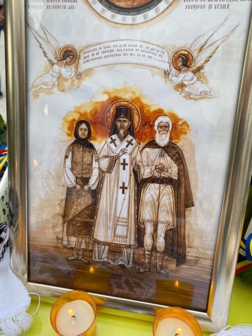 Pomenirea părinților Sfântului Dionisie Erhan la o biserică din București Poza 226786