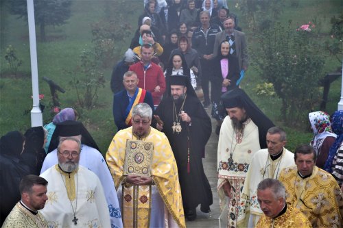 Slujire arhierească la Mănăstirea Petroșnița Poza 226851