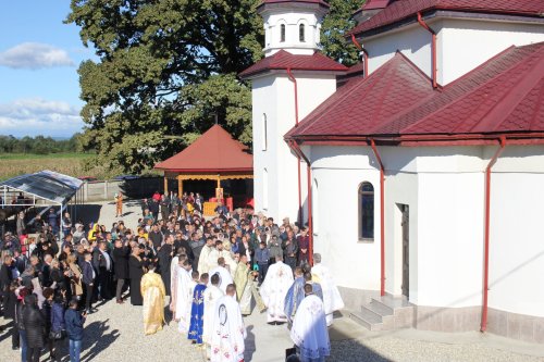 Nou lăcaș de rugăciune sfințit într‑o comunitate din județul Gorj Poza 226916