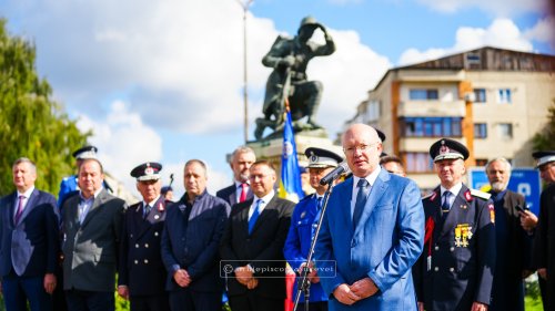 Eveniment comemorativ la Fălticeni, la împlinirea a 100 de ani de la dezvelirea statuii eroilor Regimentului 2 Grăniceri Poza 227411