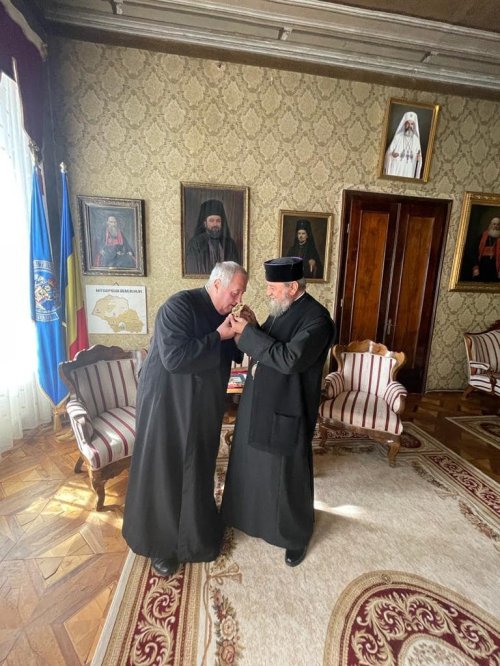 Părintele Ioan Sauca a primit distincţia „Crucea Șaguniană” pentru clerici Poza 227496