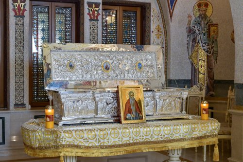 Raclă nouă pentru Mănăstirea Negru Vodă sfințită de Patriarhul României Poza 227781