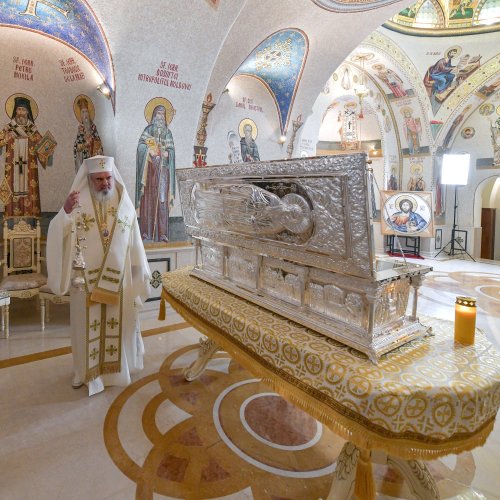Raclă nouă pentru Mănăstirea Negru Vodă sfințită de Patriarhul României Poza 227782