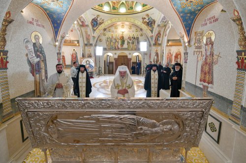 Raclă nouă pentru Mănăstirea Negru Vodă sfințită de Patriarhul României Poza 227785