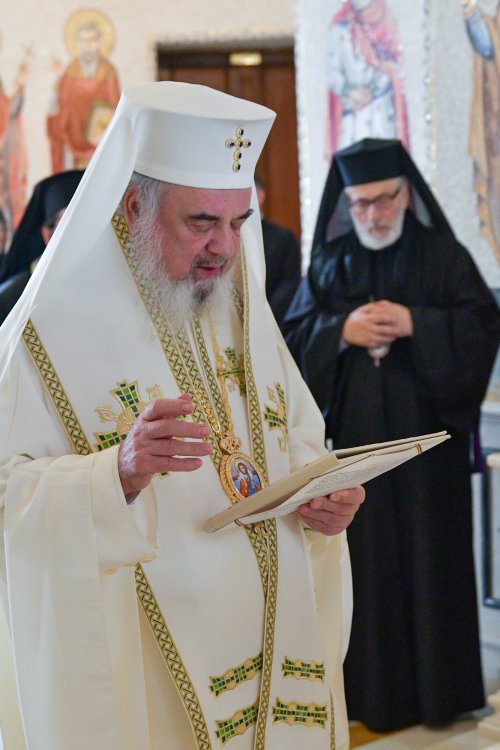 Raclă nouă pentru Mănăstirea Negru Vodă sfințită de Patriarhul României Poza 227791