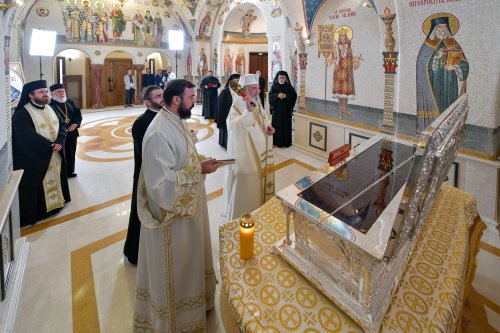 Raclă nouă pentru Mănăstirea Negru Vodă sfințită de Patriarhul României Poza 227792