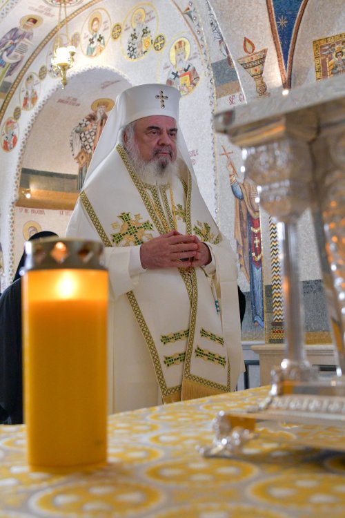 Raclă nouă pentru Mănăstirea Negru Vodă sfințită de Patriarhul României Poza 227793