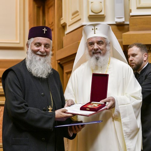 Membrii Sfântului Sinod s-au reunit în ședință de lucru la Palatul Patriarhiei Poza 227987