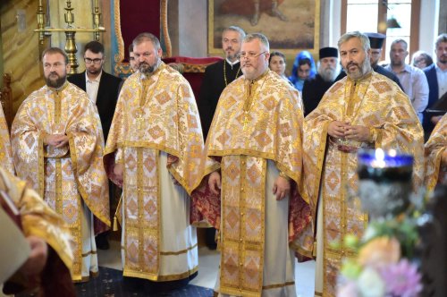 Deschiderea anului universitar la Facultatea „Justinian Patriarhul” Poza 228392