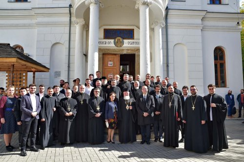 Deschiderea anului universitar la Facultatea „Justinian Patriarhul” Poza 228407