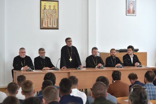 Deschiderea anului universitar la Facultatea „Justinian Patriarhul” Poza 228409